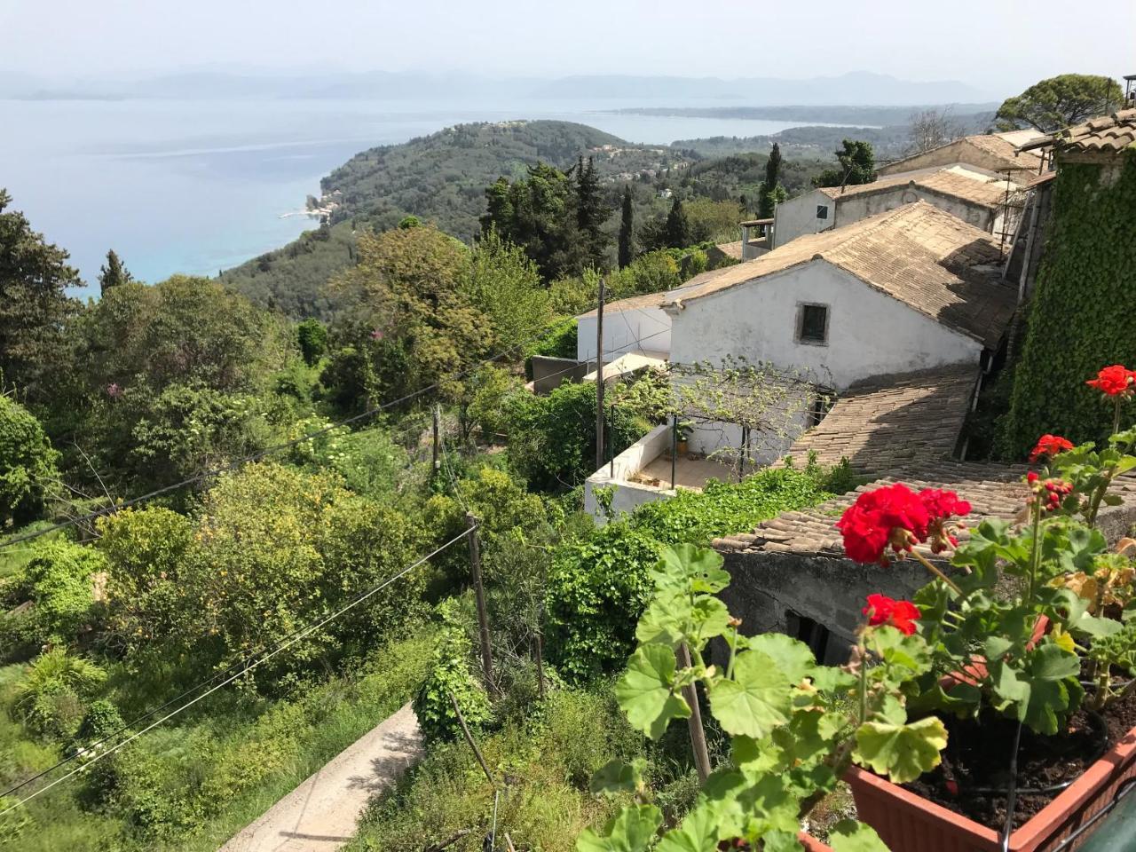 Theea Cottage - Wonderful Sea Views Chlomos Exterior foto